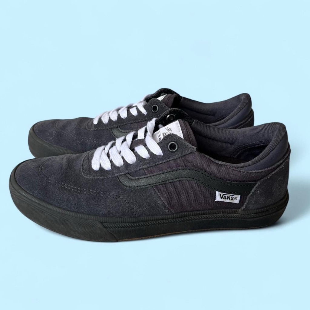 Vans Skateboarding Black/Dark Purple Men's Black Skate Shoes 7.5